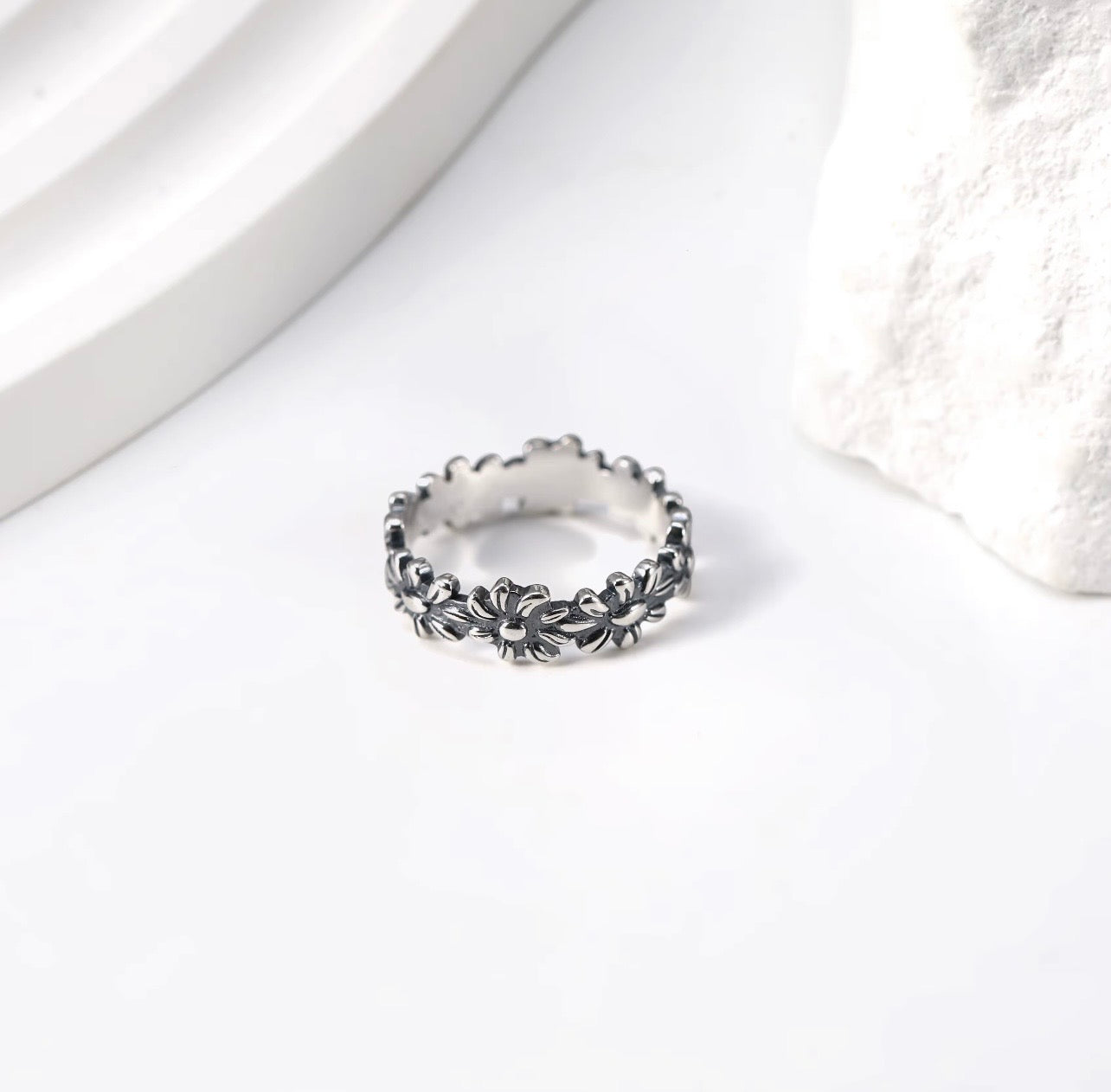 pretty & powerful ring