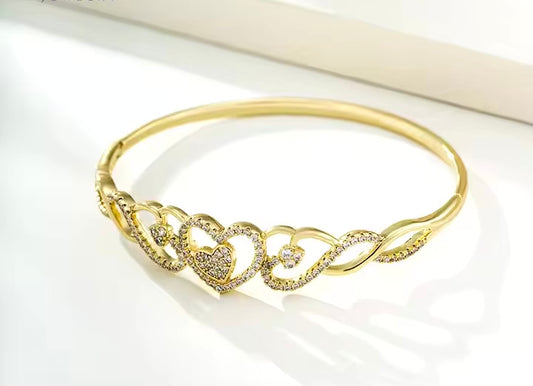 Heart Gold Bangle